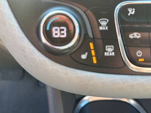 Used 2021 Chevrolet Malibu LT FWD image 12
