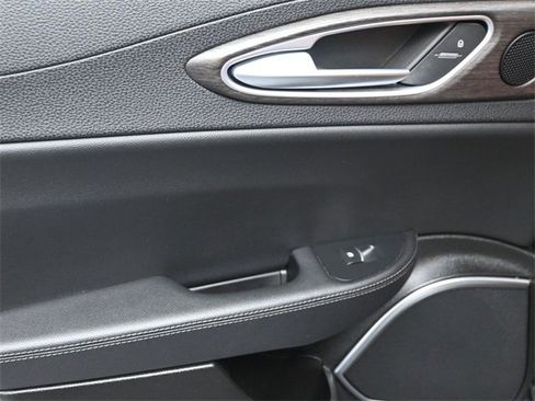 Used 2022 Alfa Romeo Giulia Ti image 15