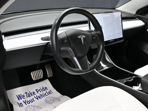 Used 2018 Tesla Model 3 Performance image 14