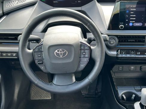Used 2025 Toyota Prius XLE image 38