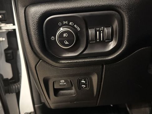 Used 2020 RAM 1500 Laramie AWD/4WD image 20