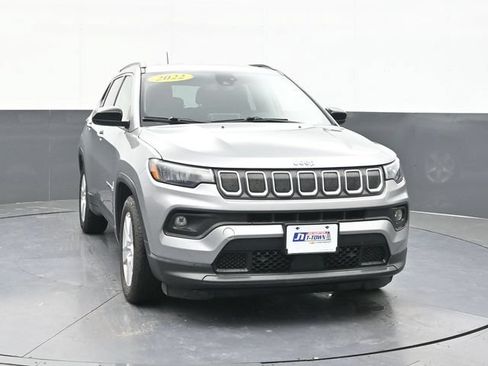 Used 2022 Jeep Compass Latitude FWD image 20