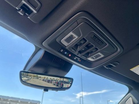 Certified 2023 GMC Sierra 1500 AT4 w/ Technology Package AWD/4WD image 27