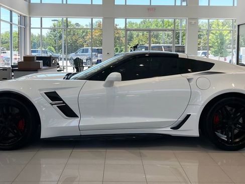 Used 2019 Chevrolet Corvette Grand Sport RWD image 2
