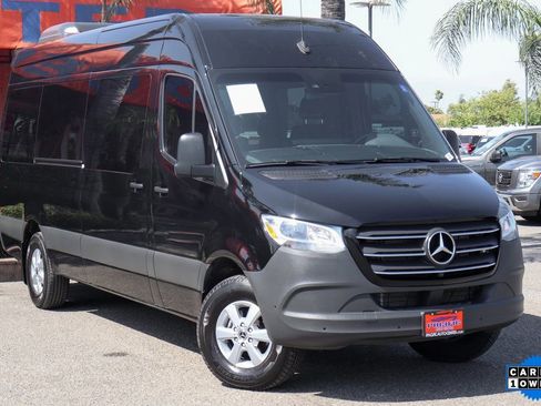 Used 2023 Mercedes-Benz Sprinter 2500 image 2
