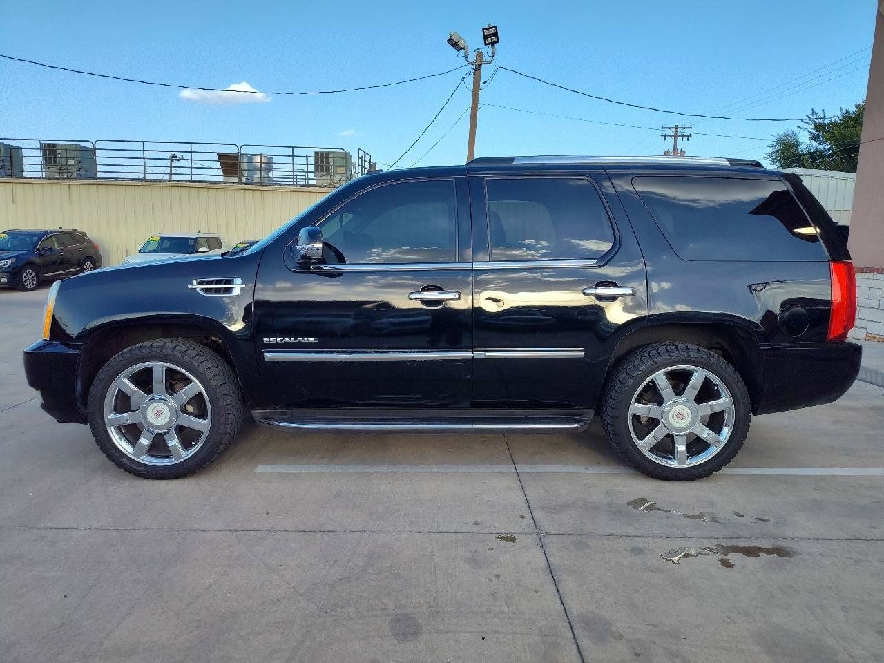 Used 2012 Cadillac Escalade Luxury RWD image 7