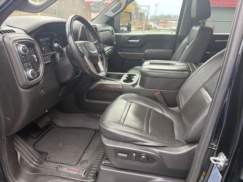 Used 2022 GMC Sierra 3500 Denali w/ Denali Ultimate Package image 8
