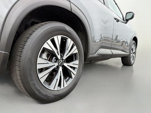 Used 2022 Nissan Rogue SV AWD/4WD image 14