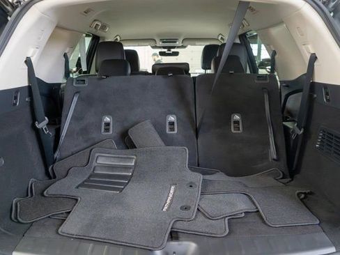 Used 2024 Nissan Pathfinder SL AWD/4WD image 11