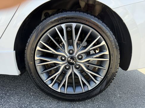 Certified 2023 Kia Forte GT-Line FWD image 11