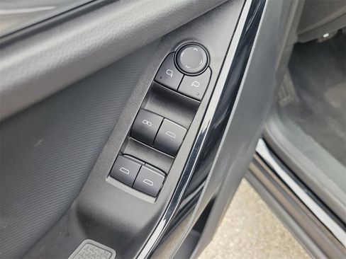 Used 2025 Chevrolet Equinox LT image 13