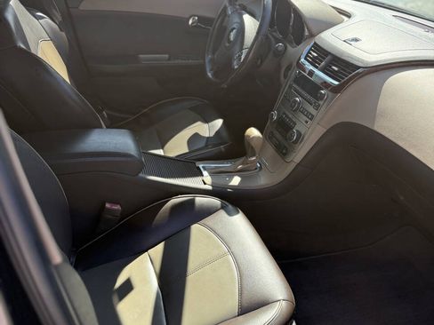 Used 2010 Chevrolet Malibu LTZ FWD image 15