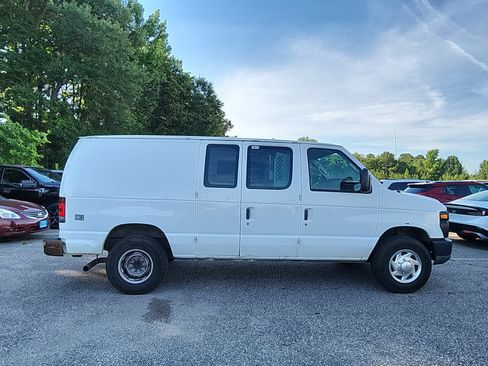 Used 2011 Ford E-250 and Econoline 250 RWD image 6