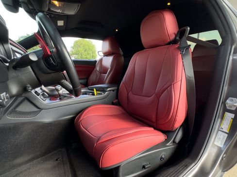Used 2015 Dodge Challenger SXT Plus w/ Premium Sound Group image 4