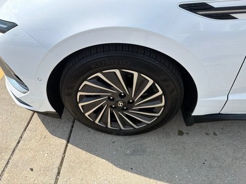 Used 2026 Hyundai Sonata Limited FWD image 4