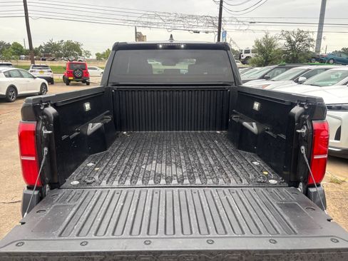 Used 2025 Toyota Tacoma TRD Off-Road AWD/4WD image 28