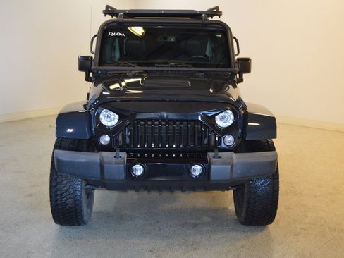 Used 2017 Jeep Wrangler Unlimited Sahara image 8