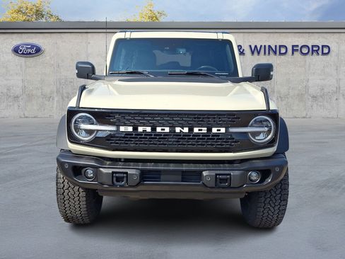 Used 2025 Ford Bronco Badlands AWD/4WD image 2