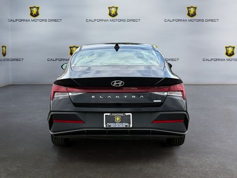 Used 2026 Hyundai Elantra Hybrid w/ Cargo Package FWD image 4