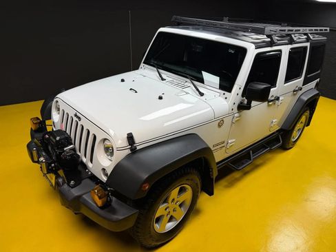 Used 2018 Jeep Wrangler Unlimited Sport S AWD/4WD image 10