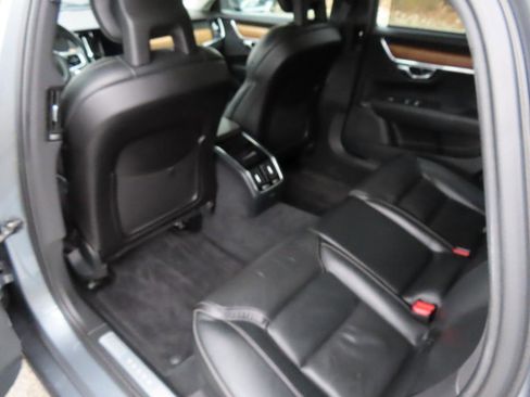 Used 2018 Volvo S90 T6 Inscription w/ Convenience Package image 9