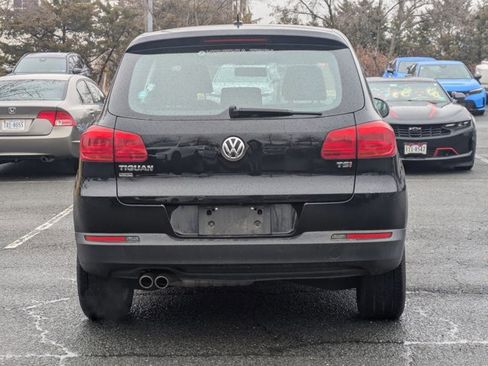 Used 2017 Volkswagen Tiguan Limited w/ Alloy Wheels Package image 6