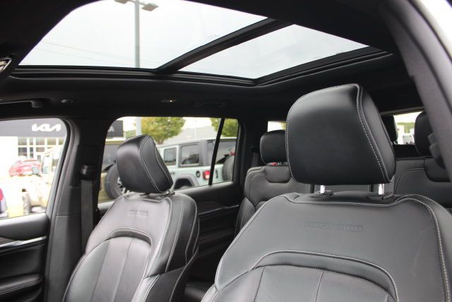 Used 2023 Jeep Grand Cherokee L Overland AWD/4WD image 26