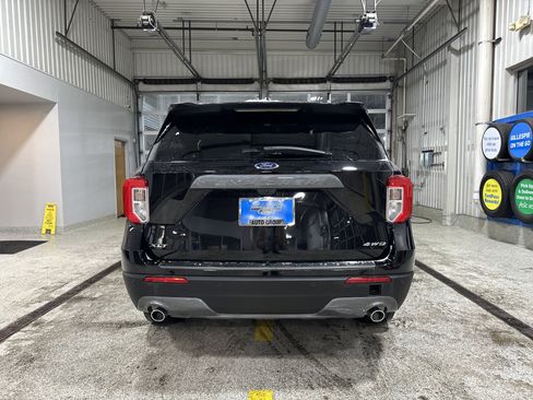 Certified 2023 Ford Explorer XLT w/ Equipment Group 202A image 4