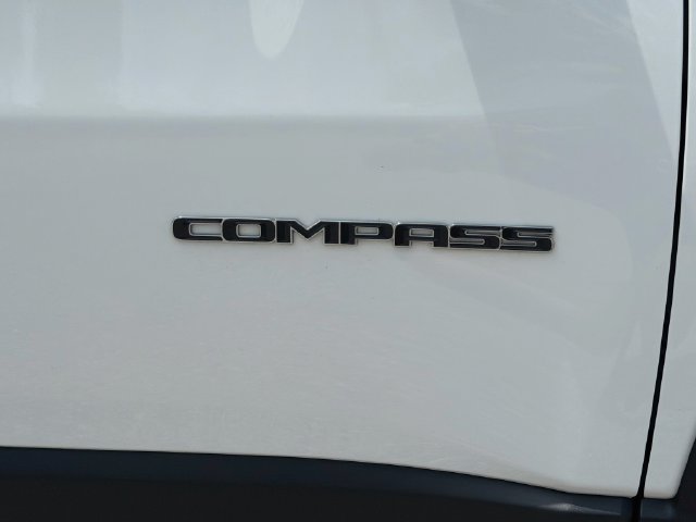 Used 2022 Jeep Compass Latitude AWD/4WD image 43