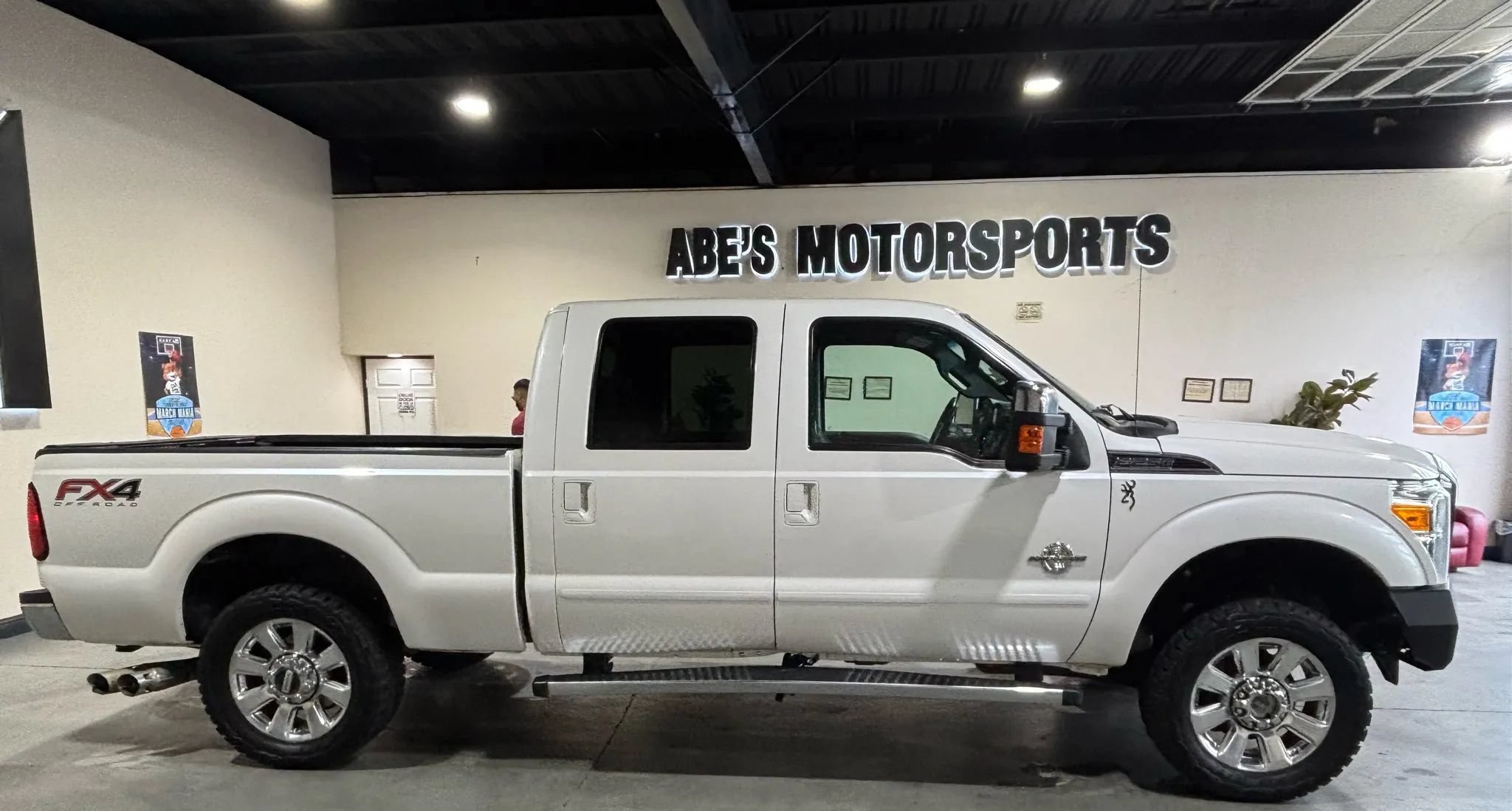 Used 2016 Ford F250 Lariat w/ Lariat Ultimate Package AWD/4WD image 8