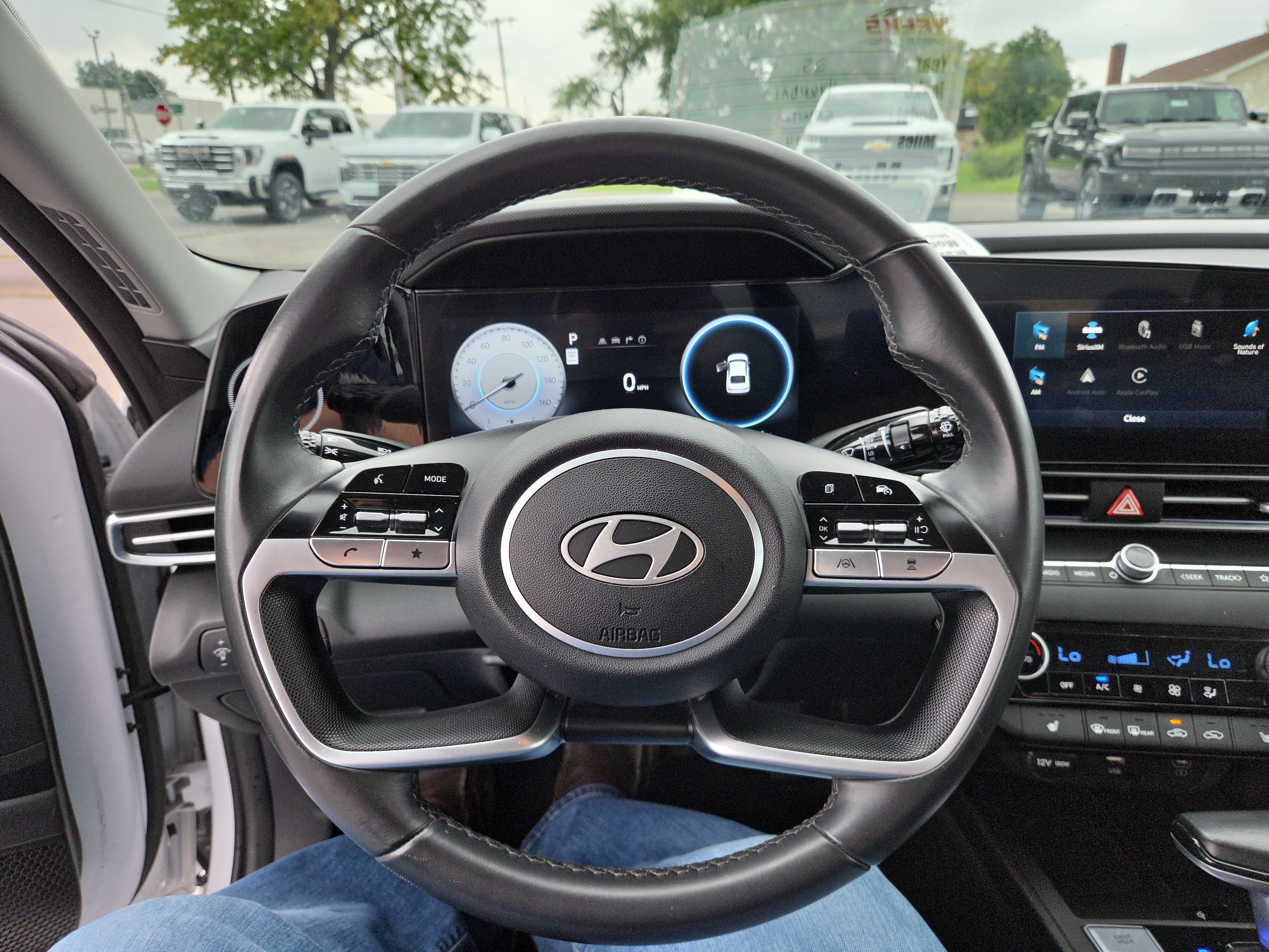Used 2025 Hyundai Elantra SEL FWD image 8