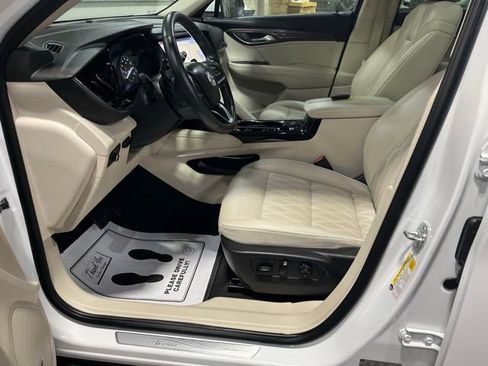 Used 2022 Buick Envision Avenir w/ Technology Package II AWD/4WD image 4