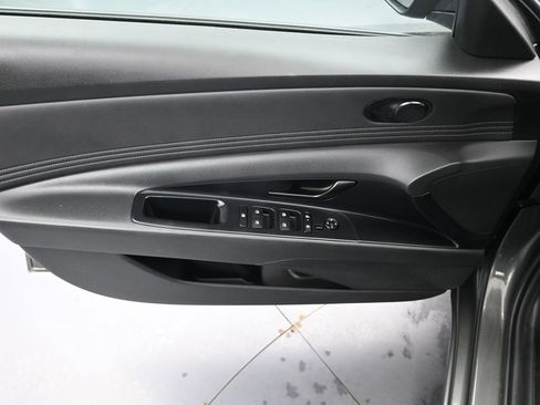 Used 2025 Hyundai Elantra Sport image 23