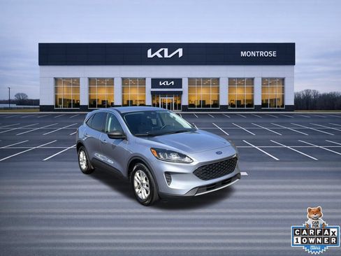 Used 2022 Ford Escape SE w/ Convenience Package FWD image 3