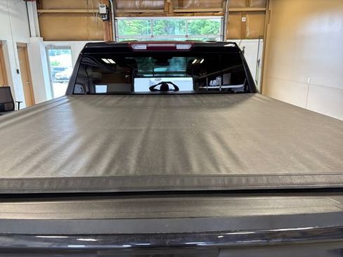 Used 2022 Chevrolet Silverado 1500 LT AWD/4WD image 25