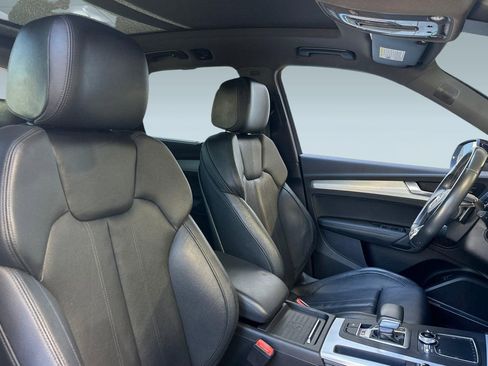 Used 2019 Audi SQ5 Premium Plus w/ Premium Plus Package image 32