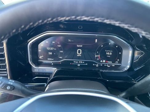 Used 2025 GMC Sierra 1500 SLT image 9