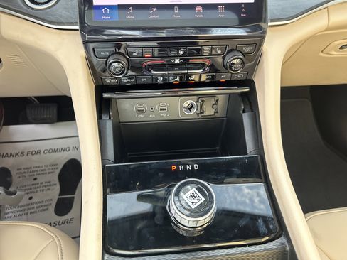 New 2025 Jeep Grand Cherokee Limited w/ Black Appearance Package image 45