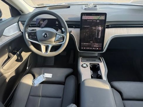 Certified 2025 Volvo EX90 Ultra AWD/4WD image 9