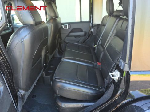 Used 2023 Jeep Wrangler Unlimited Sahara w/ Cold Weather Group AWD/4WD image 4