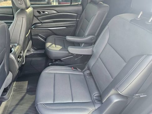 Used 2025 Chevrolet Traverse LT w/ Driver Confidence Package FWD image 15