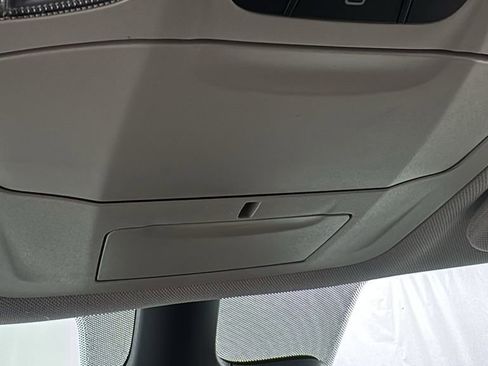 Used 2024 Chrysler Pacifica Touring-L image 34