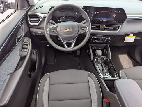 New 2026 Chevrolet TrailBlazer LT w/ Convenience Package FWD image 7