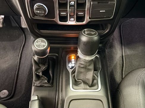 Used 2021 Jeep Wrangler Unlimited Sport AWD/4WD image 17