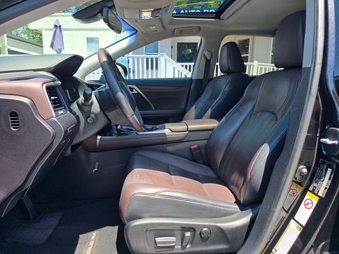 Used 2017 Lexus RX 350 FWD w/ Premium Package image 18