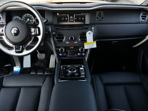 Used 2023 Rolls-Royce Cullinan AWD/4WD image 4