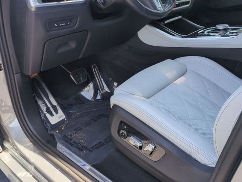 Used 2024 BMW X5 xDrive40i w/ M Sport Package AWD/4WD image 17