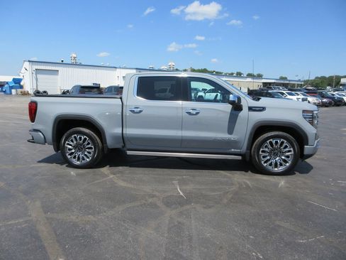 Certified 2024 GMC Sierra 1500 Denali Ultimate AWD/4WD image 5