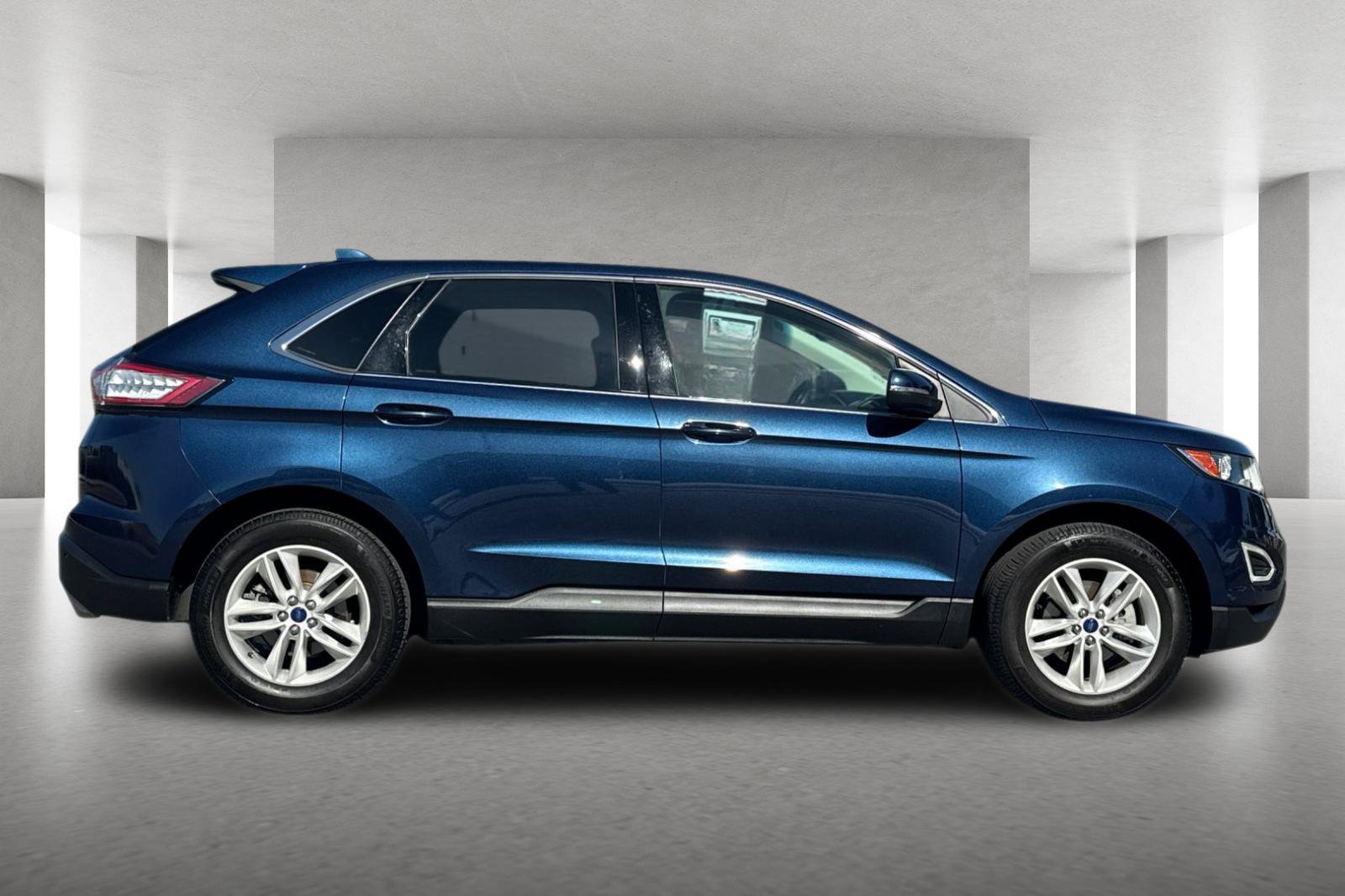 Used 2017 Ford Edge SEL w/ Equipment Group 201A FWD image 3