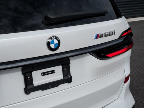 Used 2025 BMW X7 M60i image 39